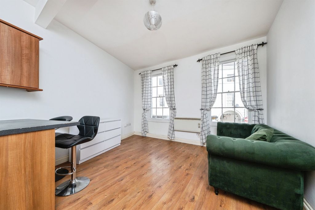 Additional image 3 of 1 bed flat for saleWest Street, Buckingham MK18