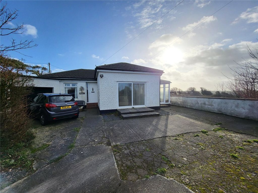 4 bed bungalow for salePencarnsiog, Ty Croes, Anglesey LL63 photo 2