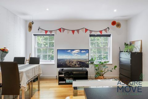 54 Cavell Street, London E1