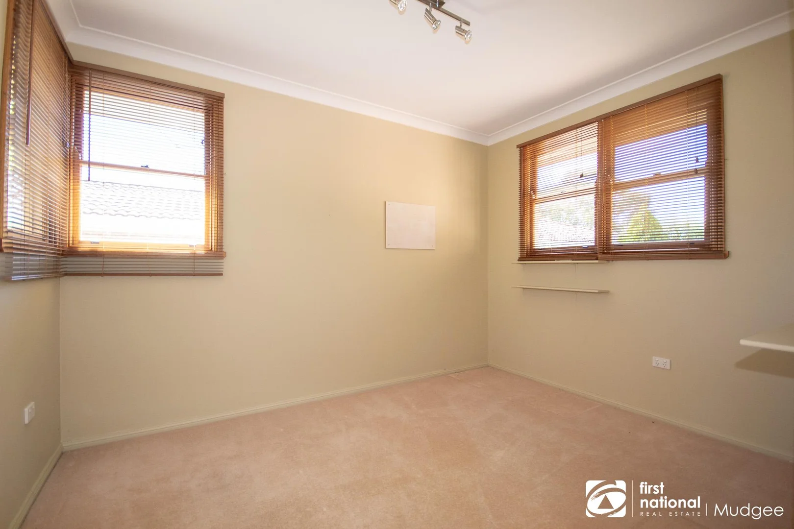 63 Mulgoa Way, Mudgee NSW 2850 photo 4