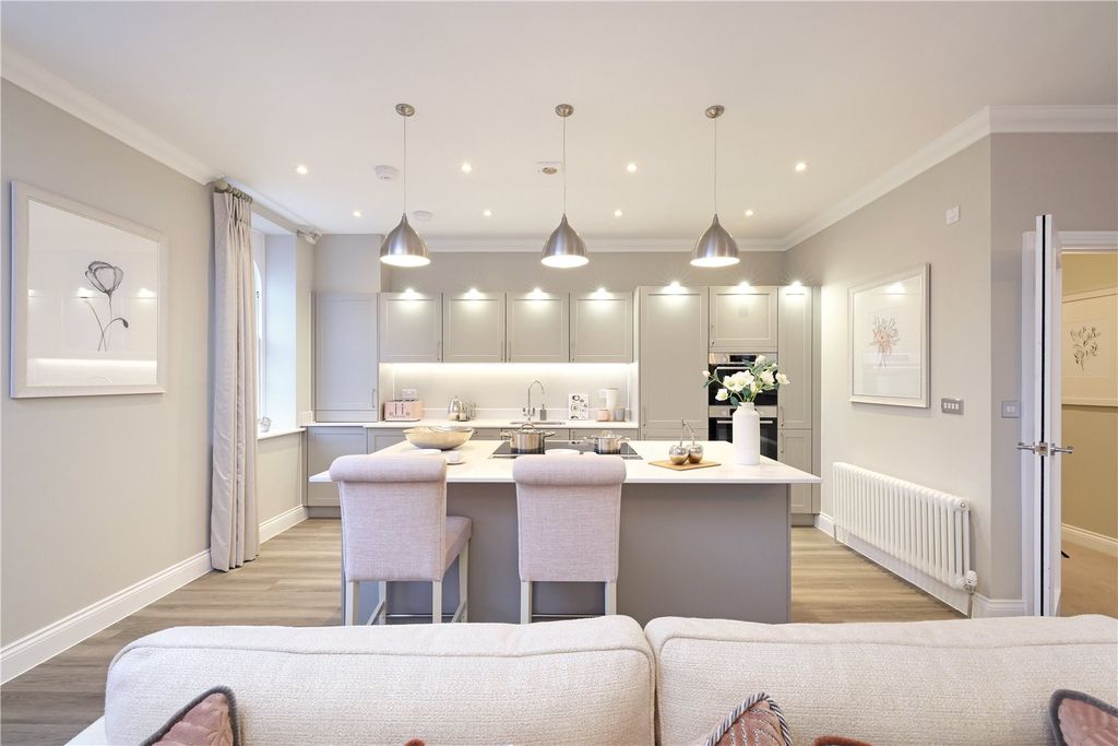 Additional image 6 of 2 bed flat for saleHall Garden, Binfield, Bracknell RG42