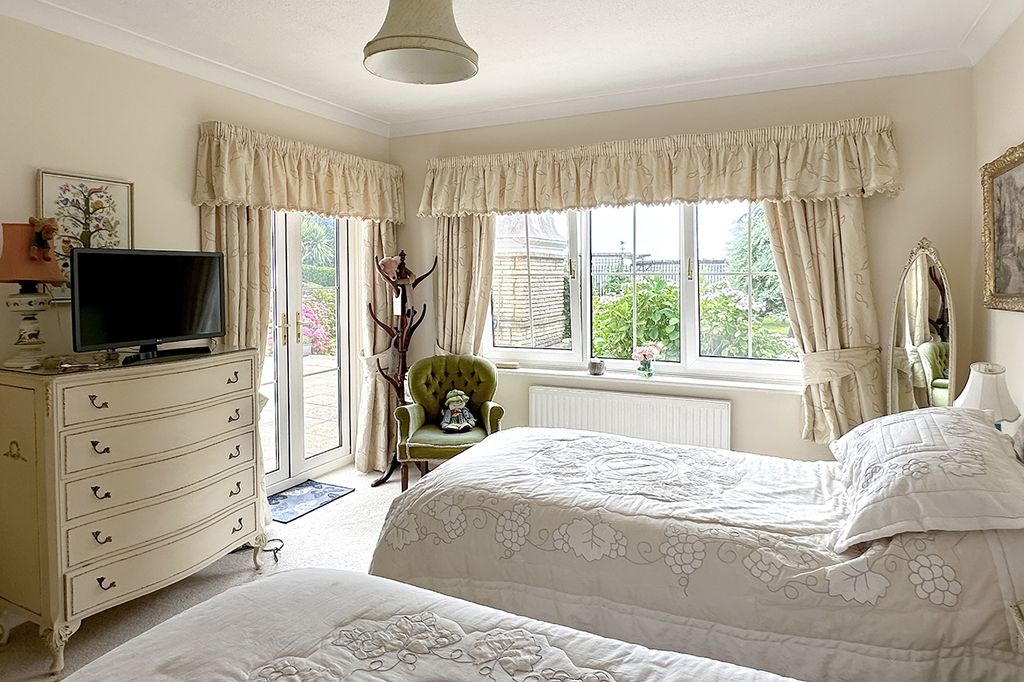 Additional image 23 of 4 bed detached house for saleThe Drive, Craigweil Private Estate, Aldwick, West Sussex PO21