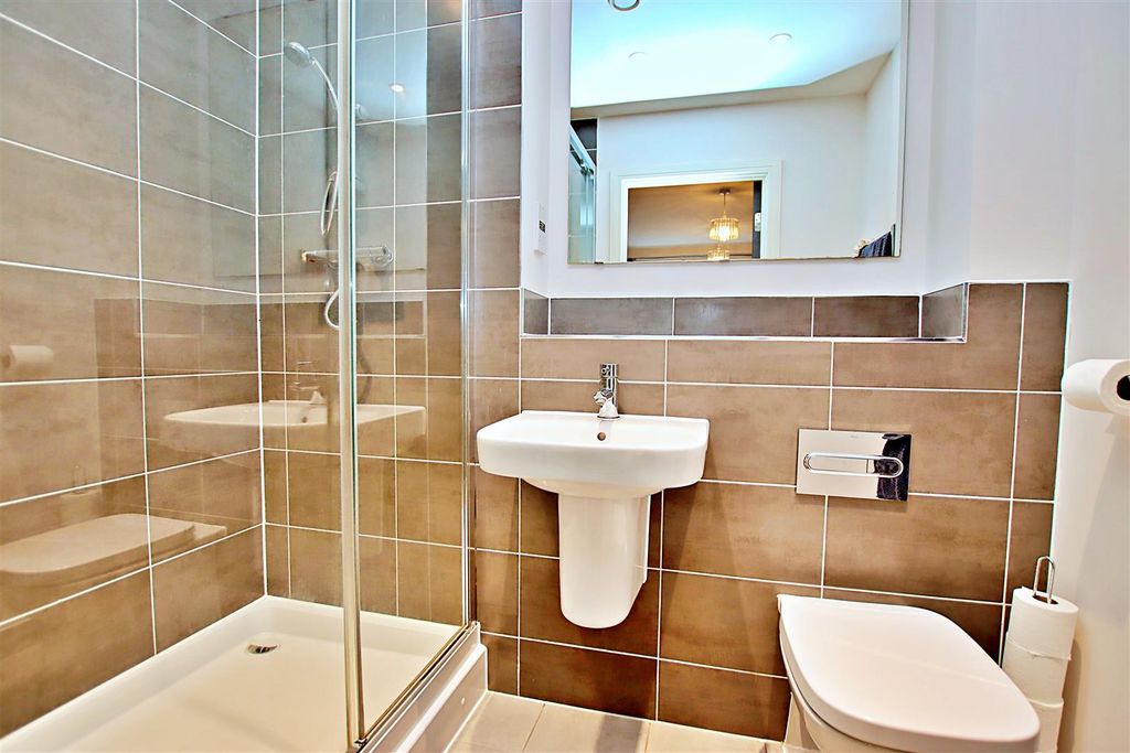 Additional image 6 of 2 bed flat for saleDarwin House, Holmesley Road, Borehamwood WD6