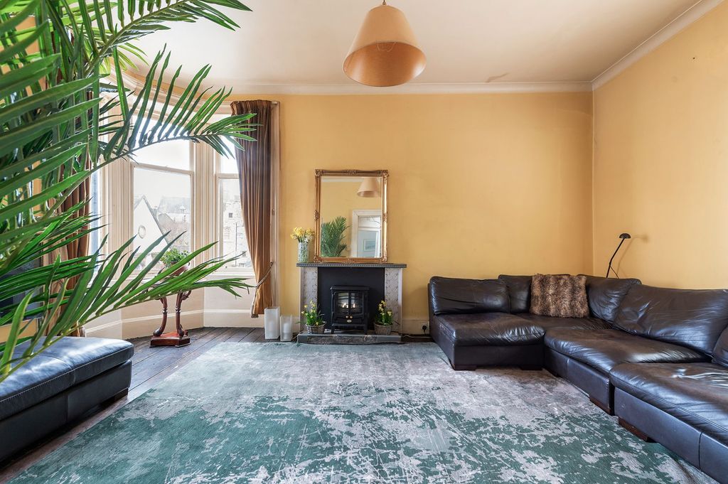 Additional image 5 of 3 bed flat for saleHigh Street, Dunblane FK15