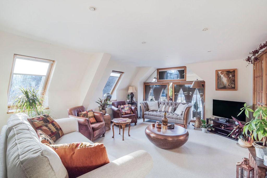 Additional image 6 of 2 bed flat for saleTay Street, Perth PH1