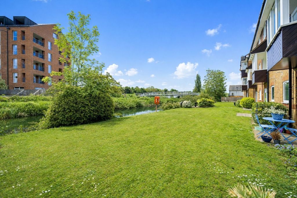 2 bed flat for saleSouth Street, Bishop's Stortford CM23