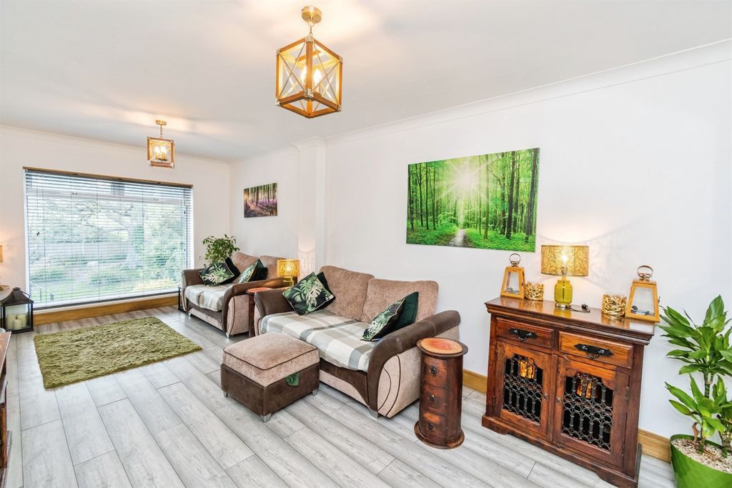 Additional image 2 of 4 bed detached house for saleBassett Dale, Southampton SO16