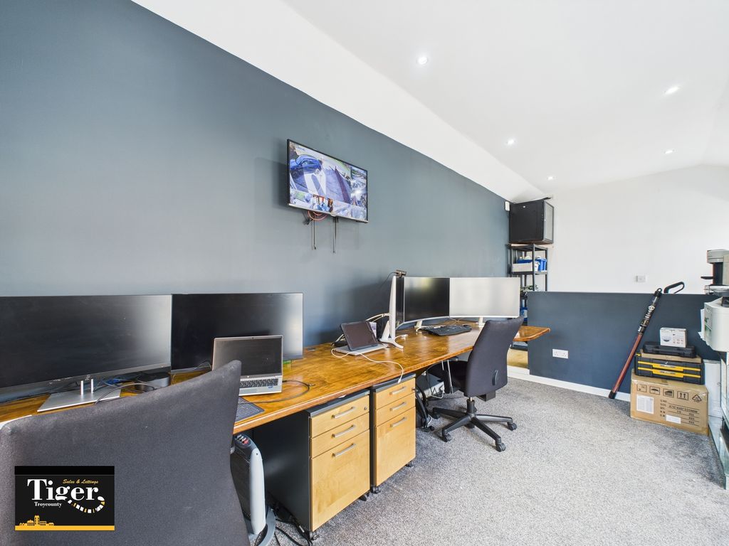 Additional image 43 of 4 bed semi-detached house for saleWest Park Drive, Blackpool FY3