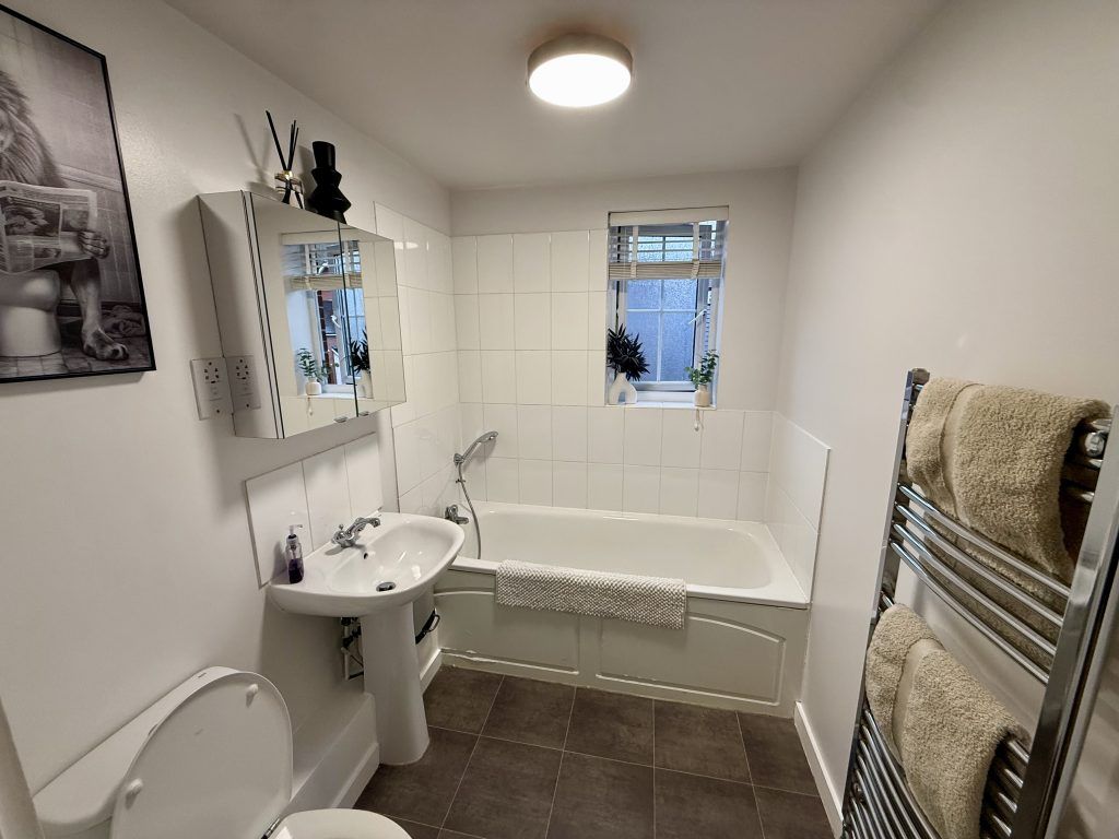 Additional image 7 of 2 bed flat for saleRoyal Drive, Bordon, Hampshire GU35