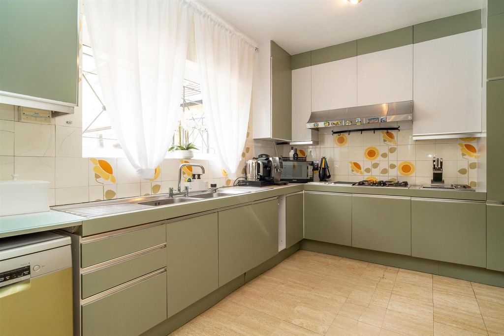 Additional image 18 of 6 bed detached house for saleAllum Lane, Elstree, Borehamwood WD6