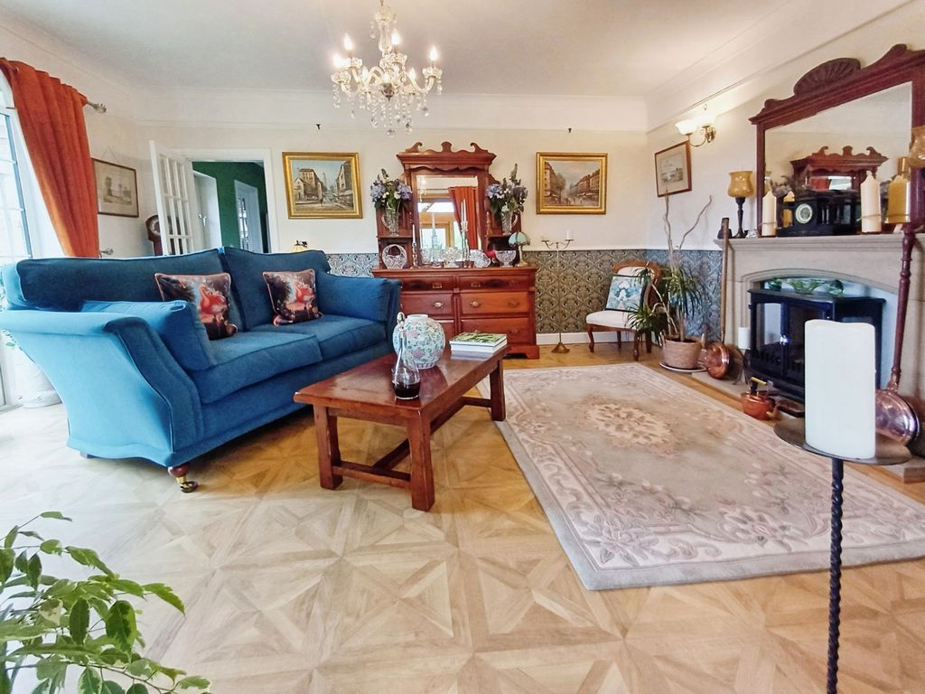 Additional image 7 of 4 bed detached house for saleKnowle Lane, Bradford BD12