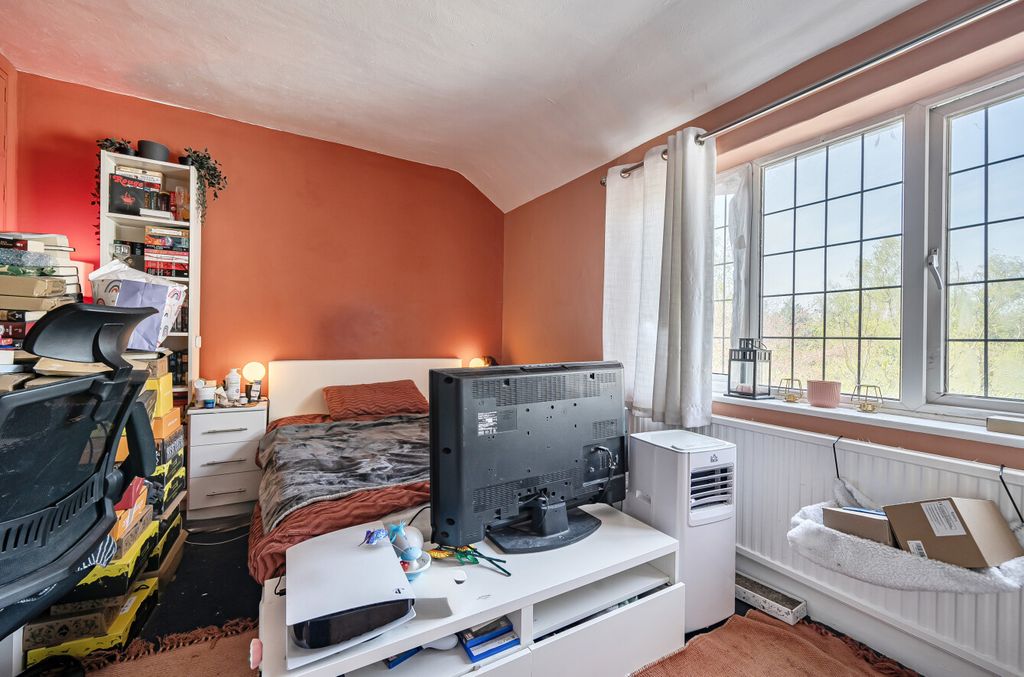 Additional image 7 of 4 bed semi-detached house for saleAlben Road, Binfield, Bracknell, Berkshire RG42