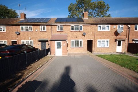 Dabbs Hill Lane, Northolt UB5