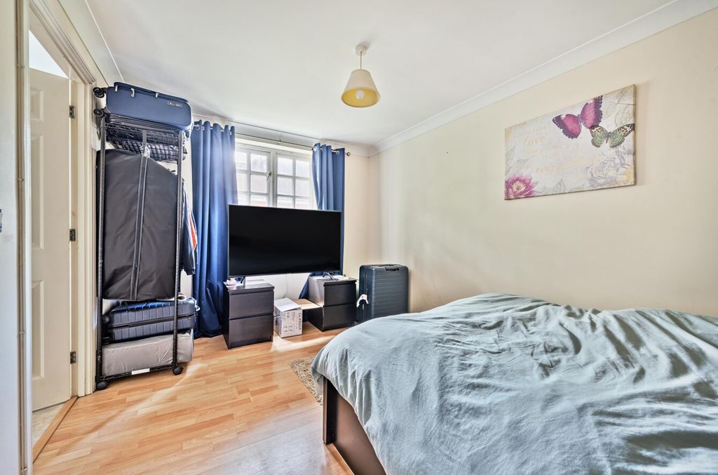 Additional image 7 of 2 bed flat for saleCourtney Place, Terrace Road South, Binfield, Bracknell RG42