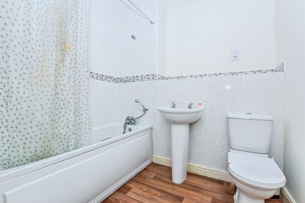 Additional image 5 of 2 bed flat for saleSutton Terrace, Boston PE21