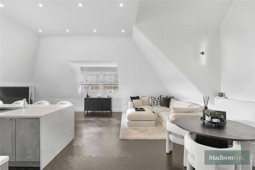 Additional image 3 of 3 bed flat for saleManor Road, Chigwell, Essex IG7