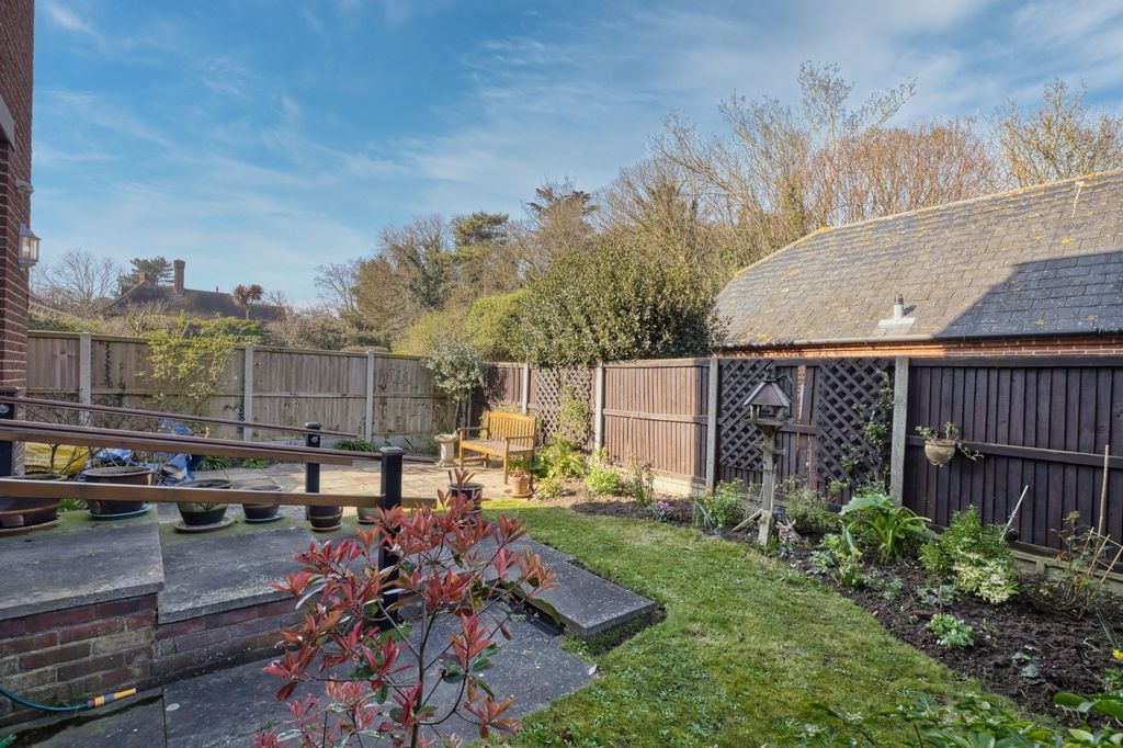 Additional image 4 of 3 bed flat for salePark Road, Broadstairs, Kent CT10