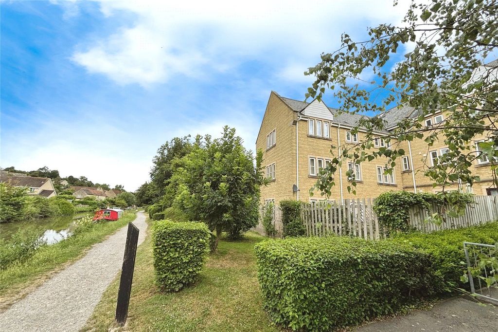 Additional image 6 of 2 bed flat for saleBaileys Barn, Bradford On Avon BA15