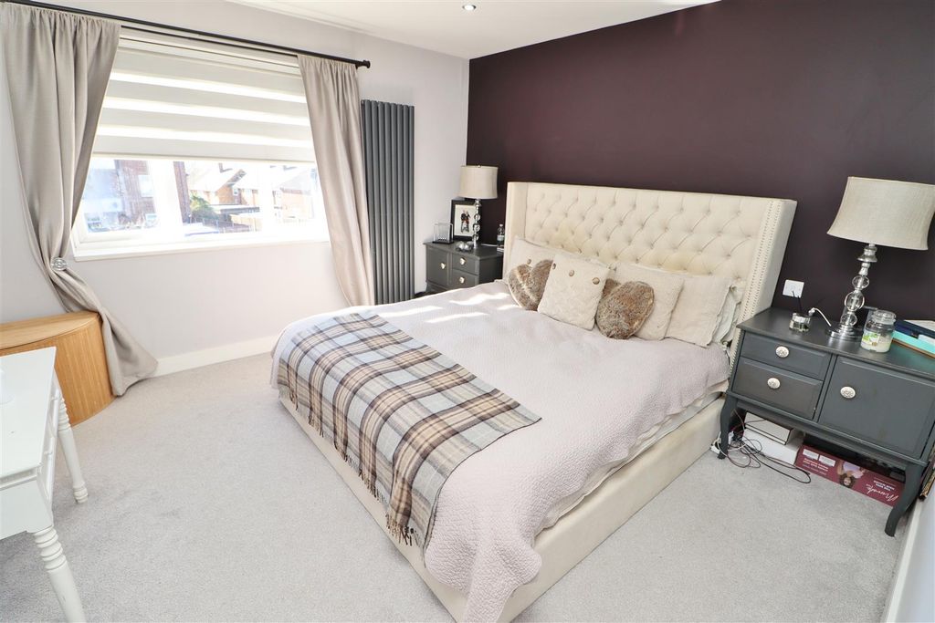 Additional image 12 of 5 bed semi-detached house for saleStanborough Avenue, Borehamwood WD6