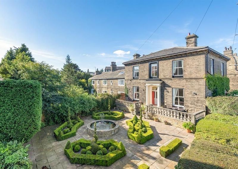 6 bed property for saleMoorside Road, Eccleshill BD2