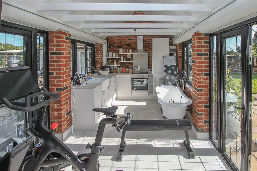 Additional image 40 of 6 bed detached house for saleHay Green Lane, Hook End, Brentwood CM15