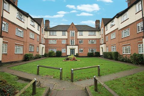 Highview Court, Harrow Weald HA3