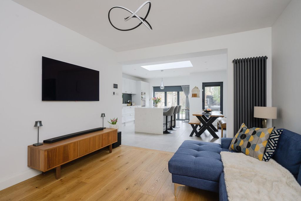 Additional image 10 of 4 bed end terrace house for saleChurch Walk, Brentford TW8