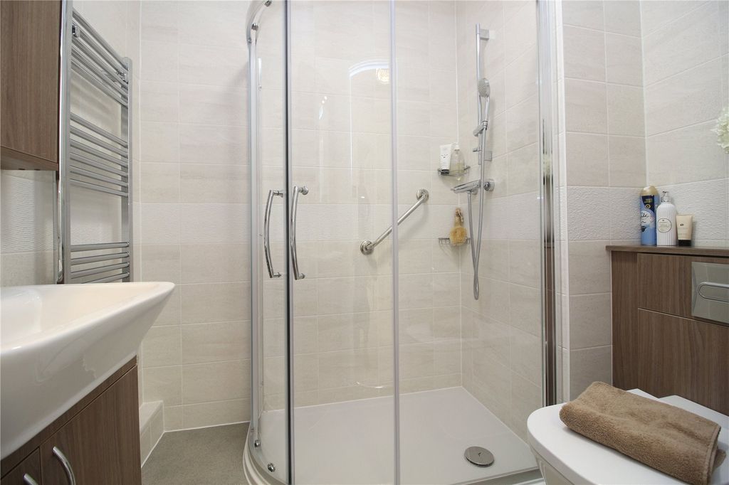 Additional image 5 of 1 bed flat for saleKnights Lodge, North Close, Lymington, Hampshire SO41