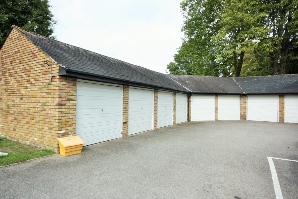 Additional image 12 of 2 bed flat for saleRayleigh Road, Hutton, Brentwood CM13