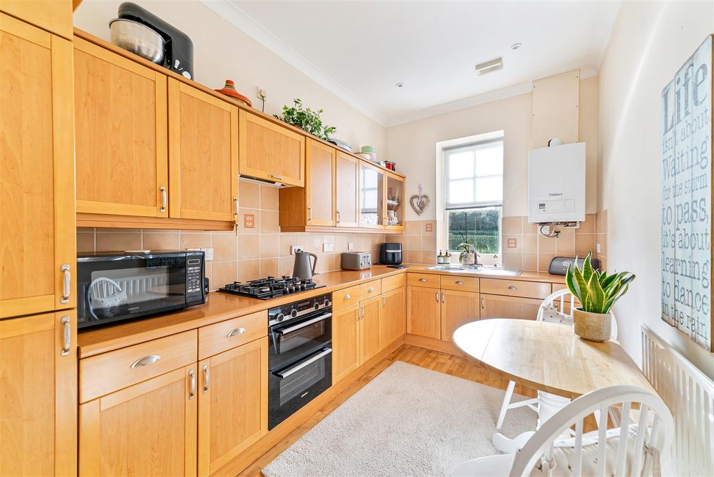 Additional image 4 of 2 bed flat for saleRoyal Sands, Weston-Super-Mare BS23