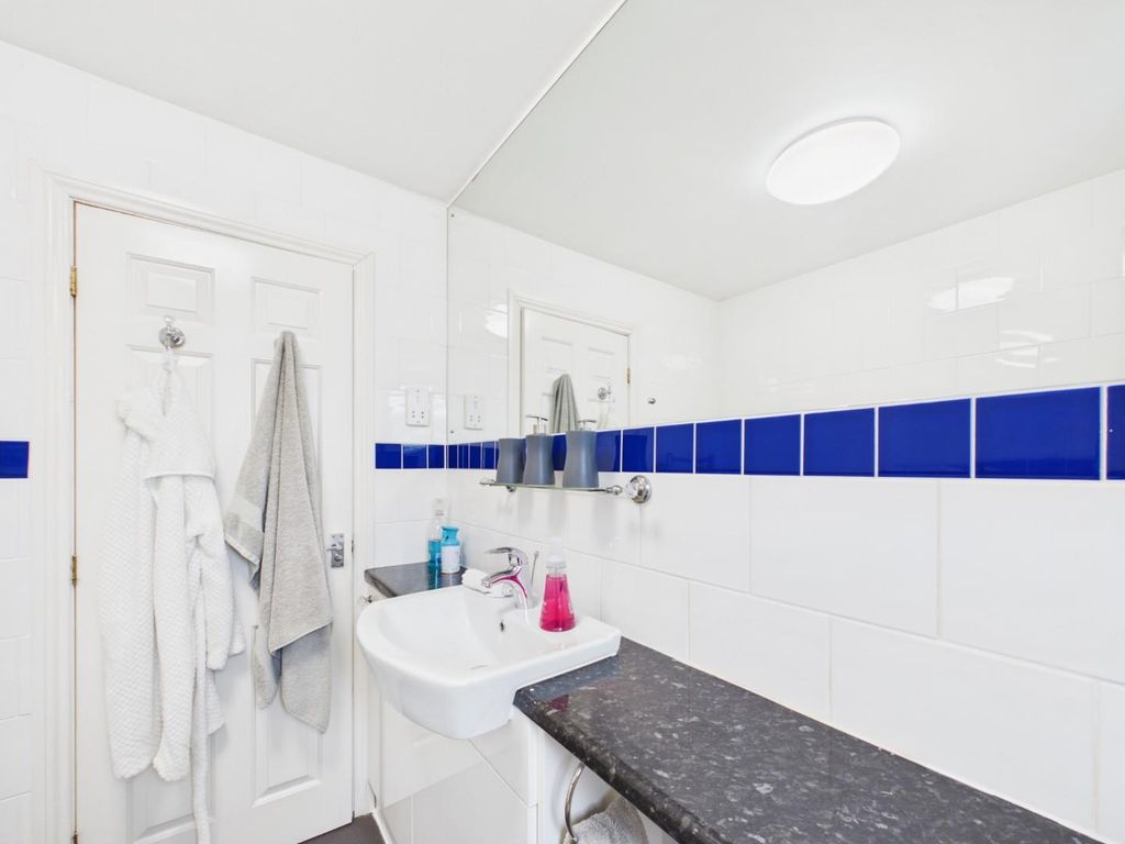 Additional image 34 of 5 bed detached house for sale5 Bed Detached House, Aysgarth Rise, Bridlington YO16