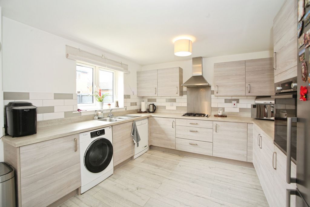 Additional image 4 of 4 bed detached house for saleCastle Way, Newport NP10