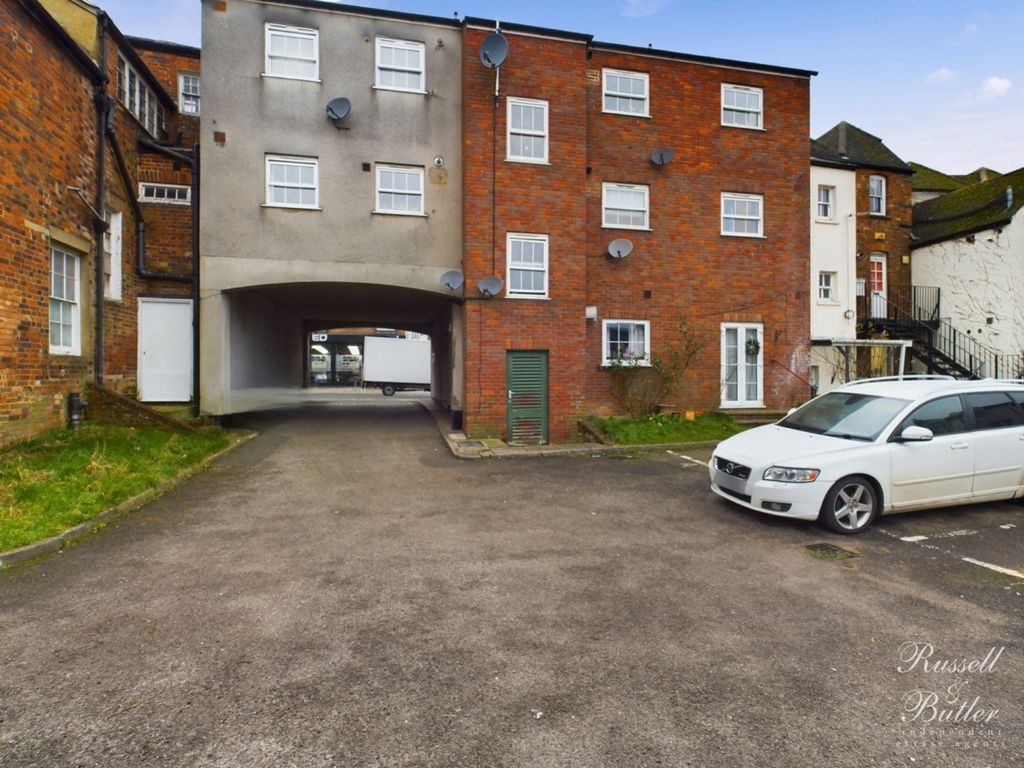 Additional image 2 of 2 bed flat for saleCastle Court, Buckingham MK18