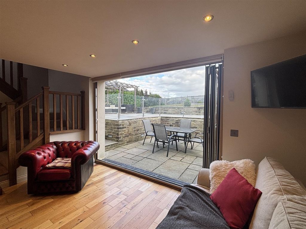 Additional image 7 of 5 bed detached house for saleNew Houses, Back Lyon Street, Queensbury BD13