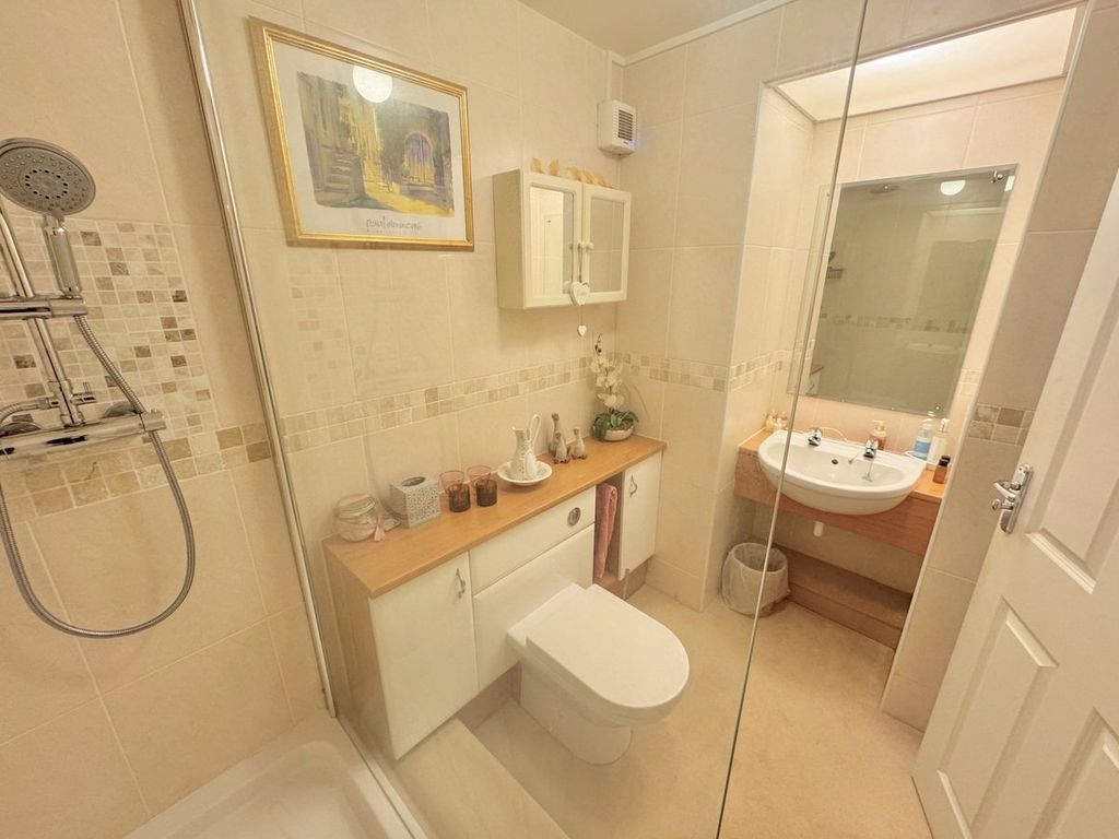 Additional image 19 of 3 bed flat for saleMartello Road South, Canford Cliffs, Poole BH13