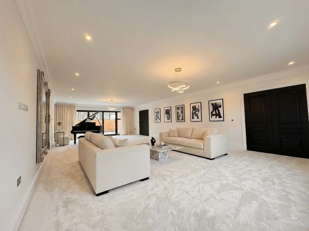 Additional image 4 of 5 bed detached house for saleThe Sherwoods, Doddinghurst, Brentwood CM15