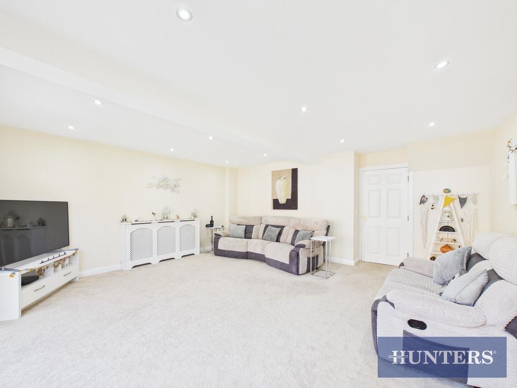 Additional image 3 of 4 bed detached house for saleWillowdale Close, Bridlington YO16