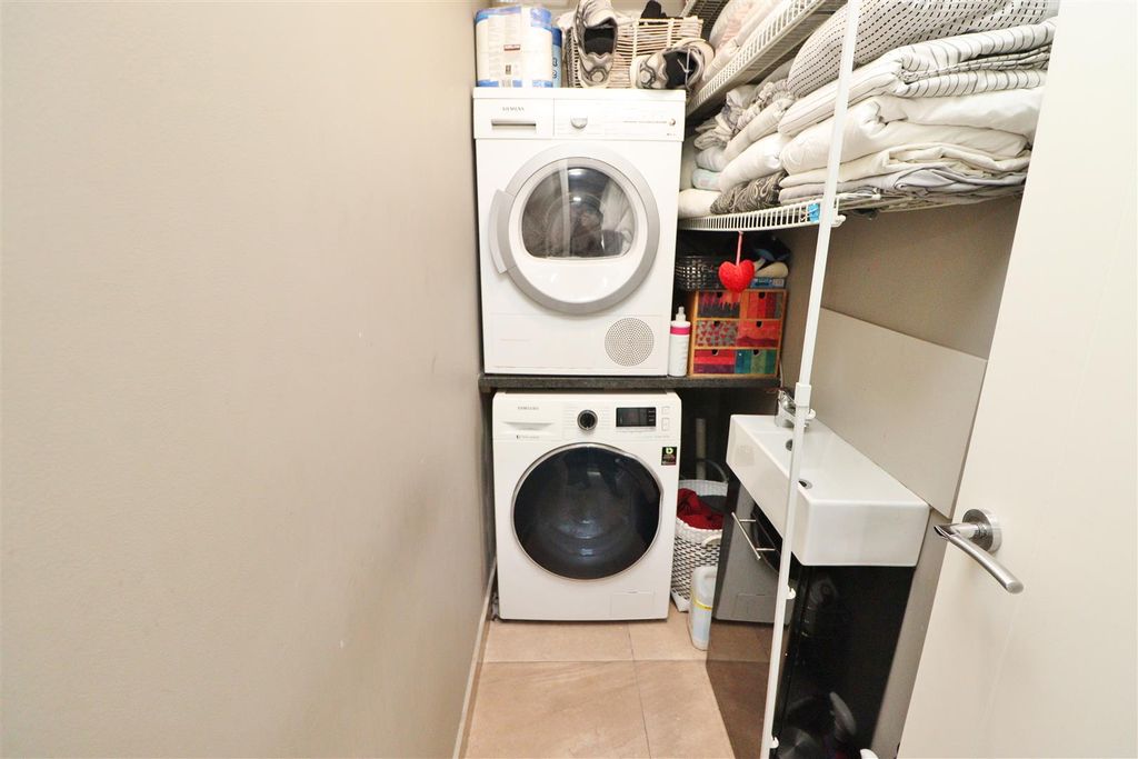 Additional image 25 of 5 bed semi-detached house for saleStanborough Avenue, Borehamwood WD6
