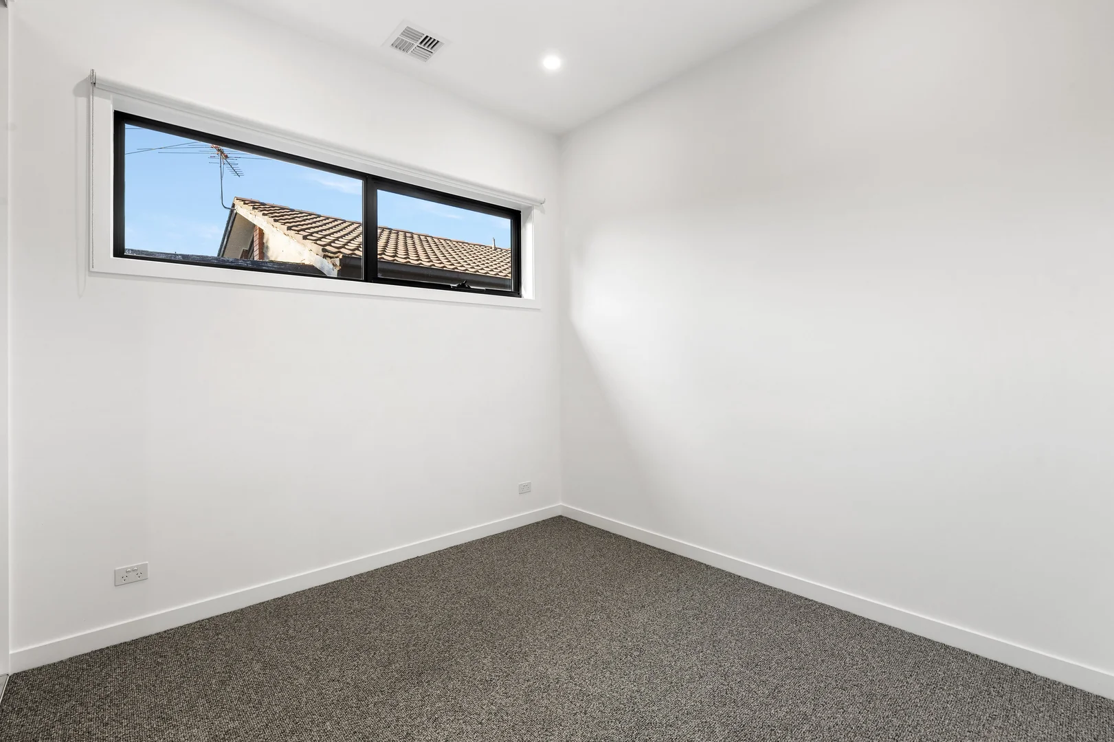 12B Golf Links Drive, Mill Park VIC 3082 photo 4
