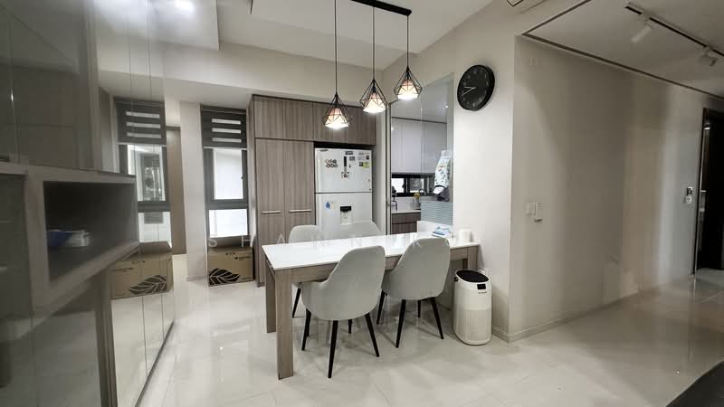 19 Fernvale Close photo 3