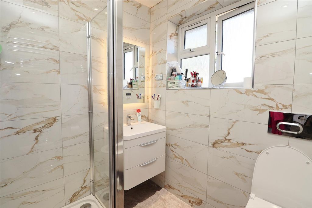 Additional image 15 of 2 bed maisonette for saleCrown Road, Borehamwood WD6