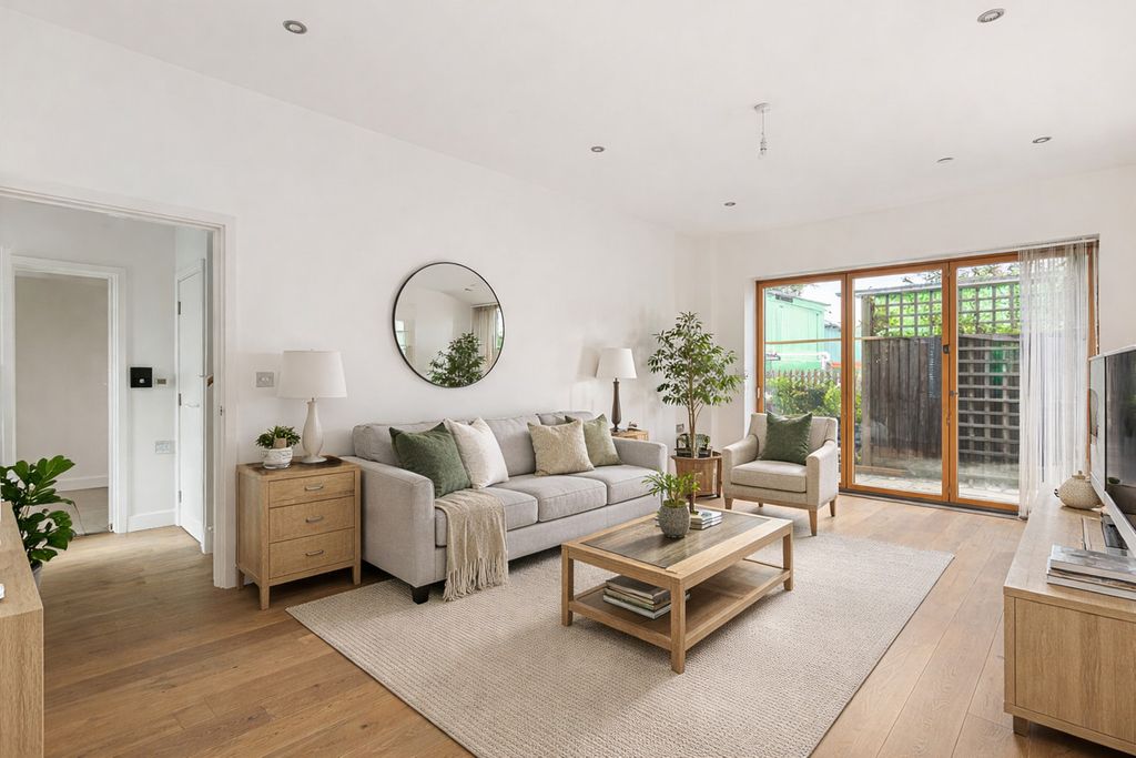 Additional image 2 of 4 bed semi-detached house for saleGibsons Place, Brentford TW8