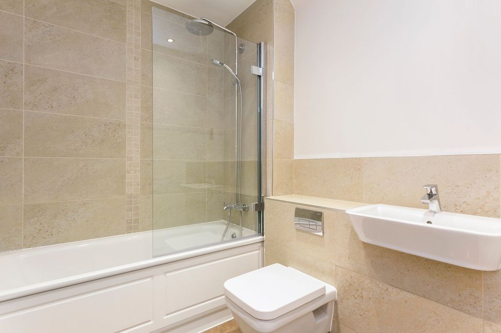 Additional image 5 of 2 bed flat for saleAscot Corner, Ascot SL5