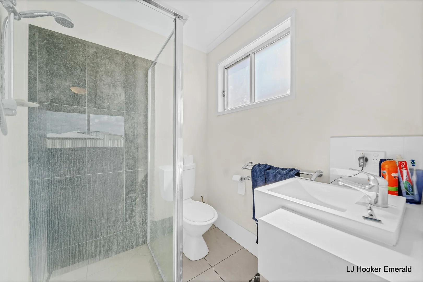 Additional image 8 of 2/6 Newman Drive, Emerald QLD 4720