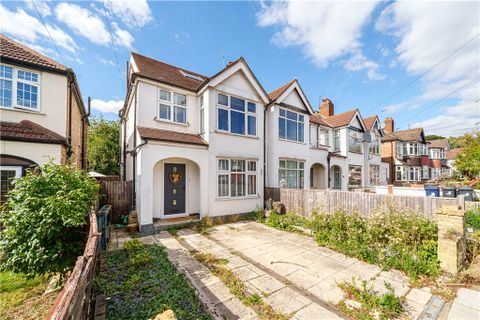 Barmouth Avenue, Perivale, Greenford UB6