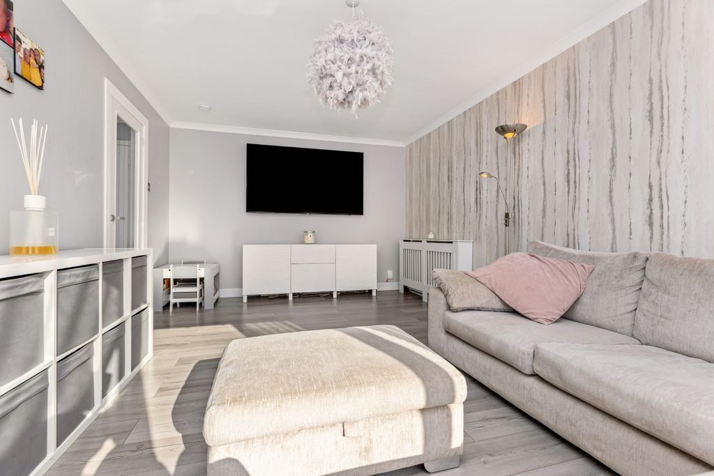 Additional image 4 of 4 bed terraced house for sale38 Cuikenburn, Penicuik EH26