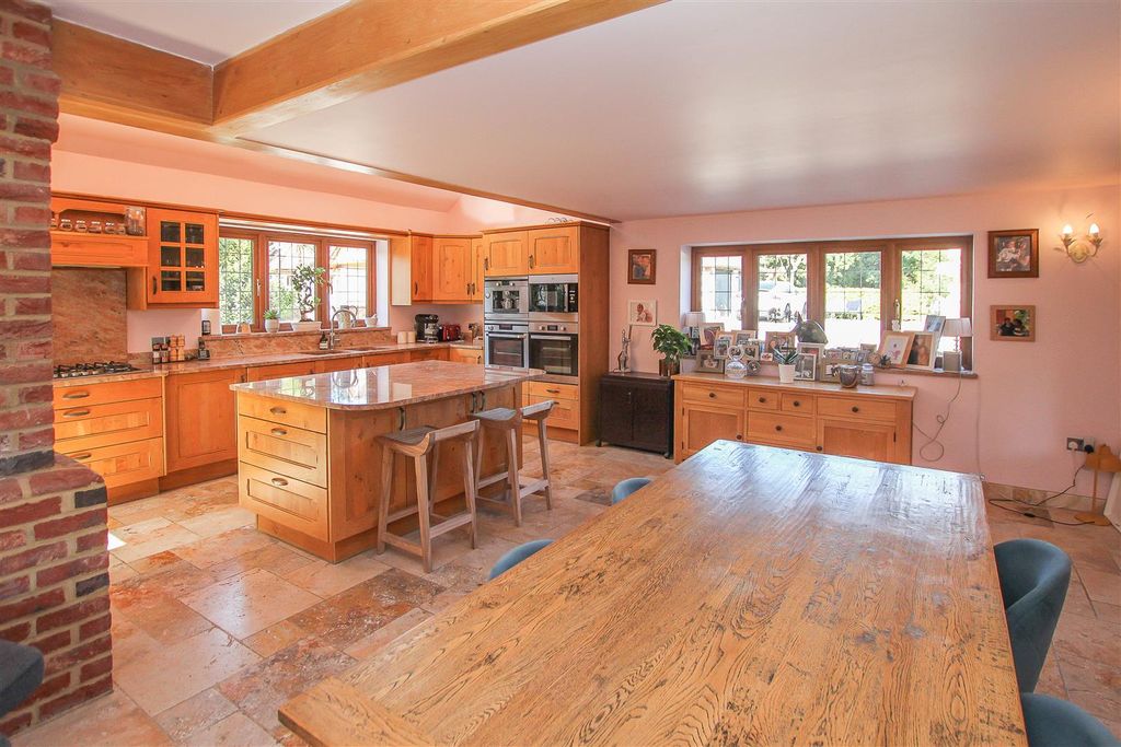 Additional image 2 of 6 bed detached house for saleHay Green Lane, Hook End, Brentwood CM15