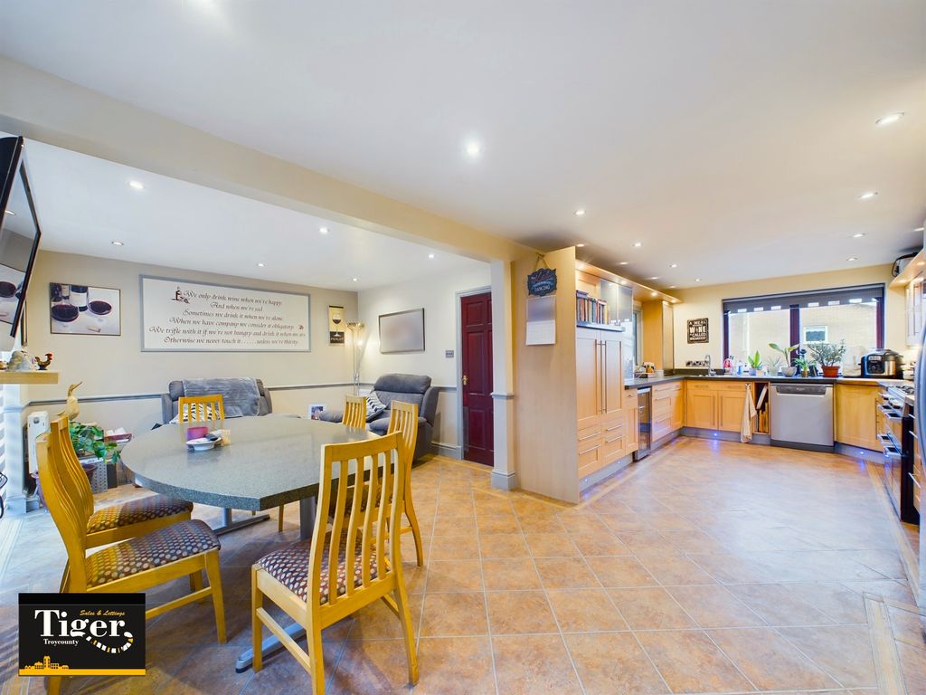 Additional image 10 of 5 bed detached house for saleThe Knowle, Bispham, Blackpool FY2