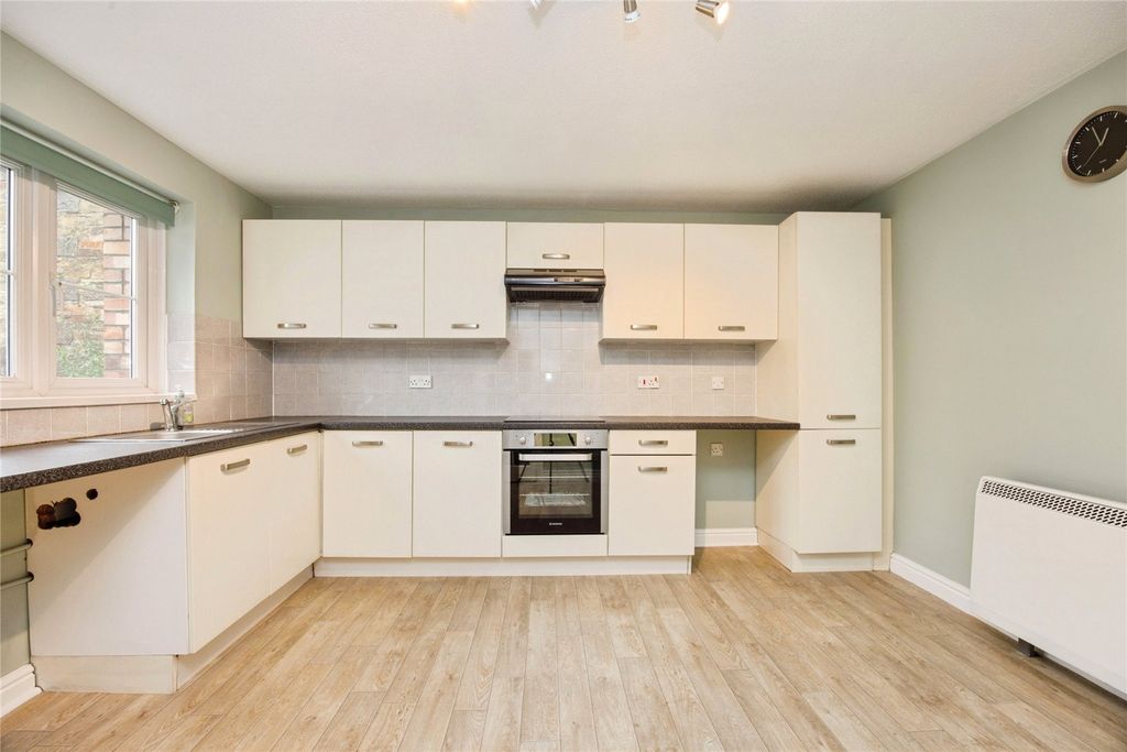 Additional image 10 of 3 bed maisonette for saleCastle Hill Court, Cross Lane, Bodmin, Cornwall PL31