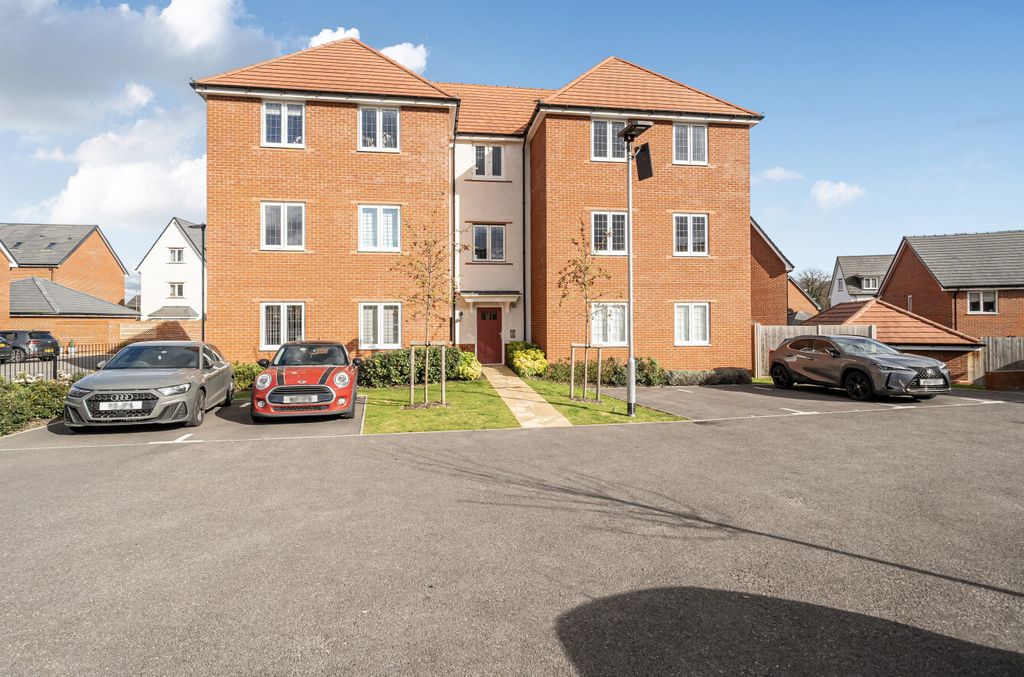 Additional image 17 of 2 bed flat for saleWalton Heath, Binfield, Bracknell RG42